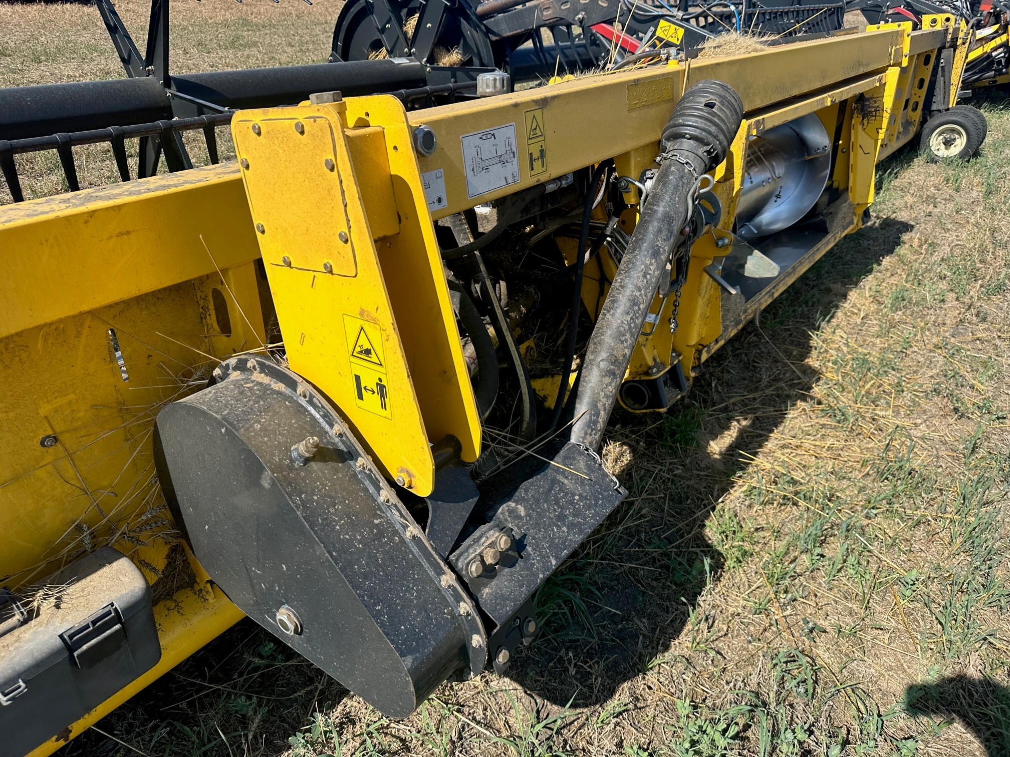 2015 New Holland 880CF Header Draper