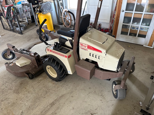 2013 Grasshopper 729T6 Mower/Zero Turn