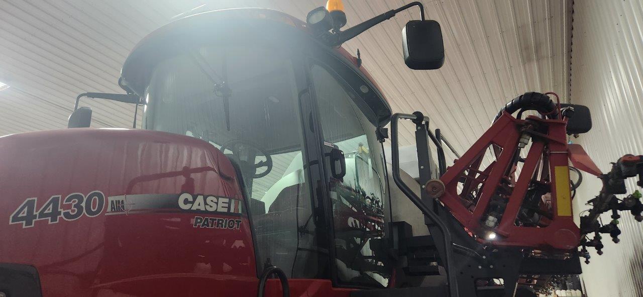 2014 Case IH Patriot 4430 Sprayer/High Clearance