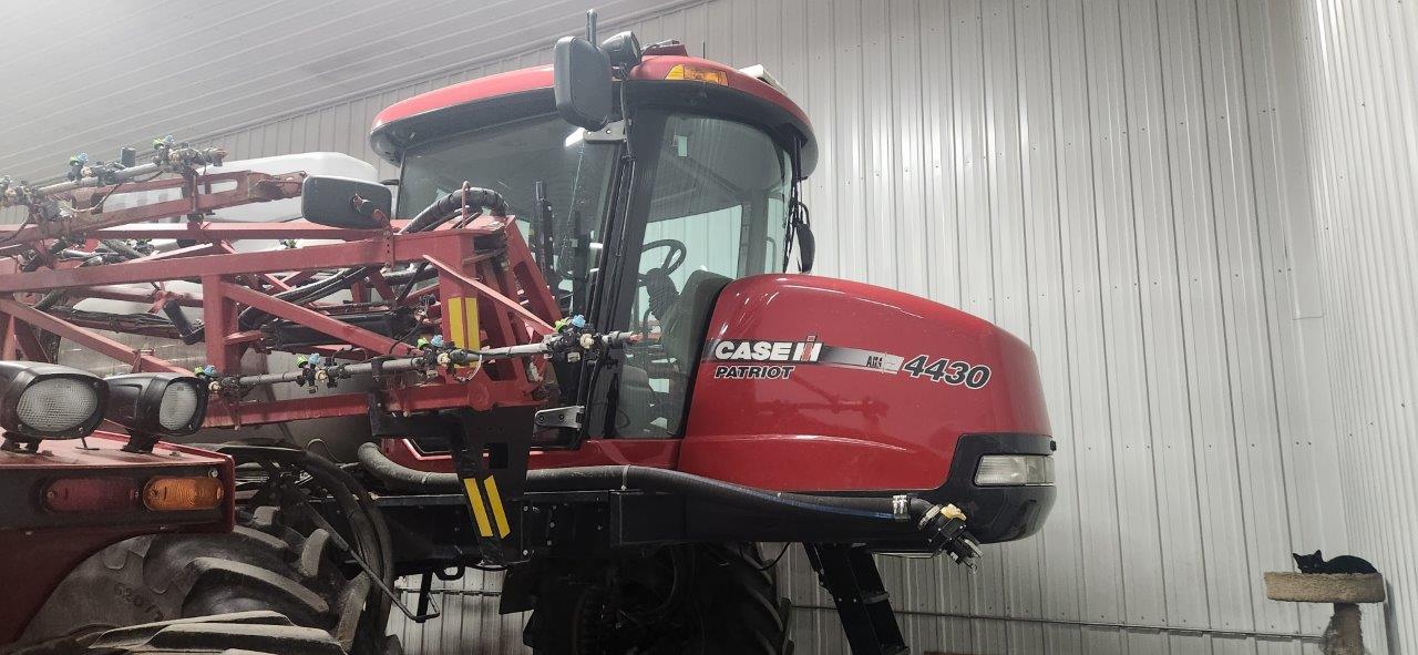 2014 Case IH Patriot 4430 Sprayer/High Clearance