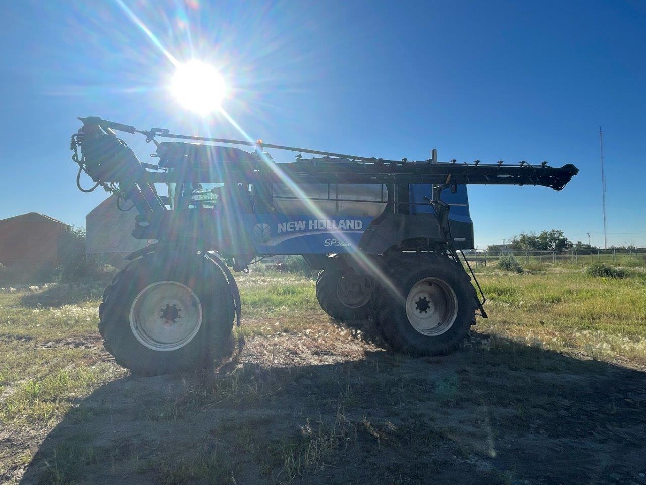 2014 New Holland SP.365F Sprayer/High Clearance