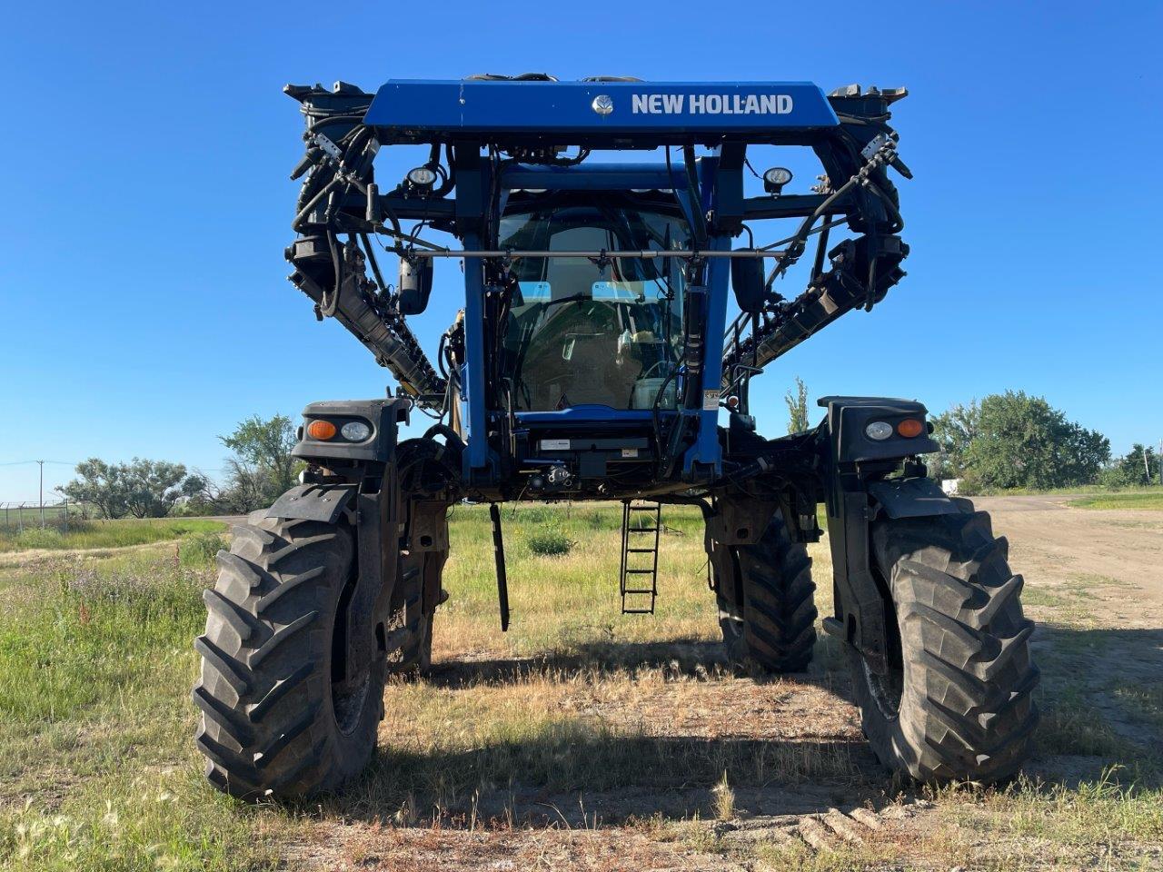 2014 New Holland SP.365F Sprayer/High Clearance