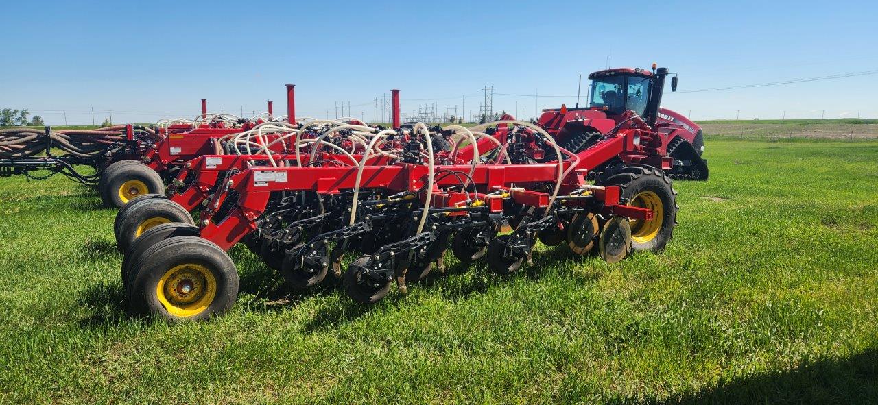 2023 Bourgault 3335 QDA PLX and 9950 tank Air Drill