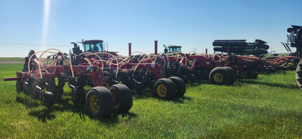 2023 Bourgault 3335 QDA PLX and 9950 tank Air Drill