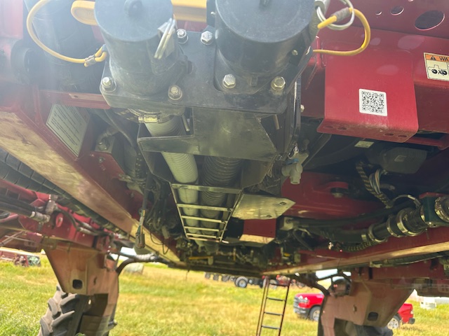 2016 Miller Nitro 6500 Sprayer/High Clearance