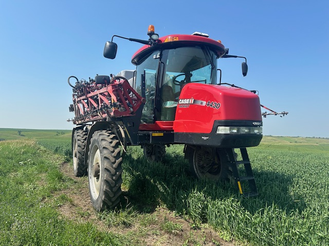 2016 Case IH PAT4430 Sprayer/High Clearance