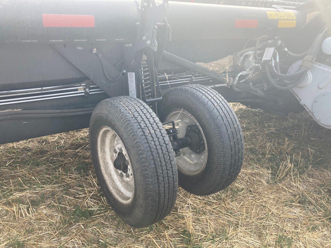 2018 MacDon FD140 Header Combine