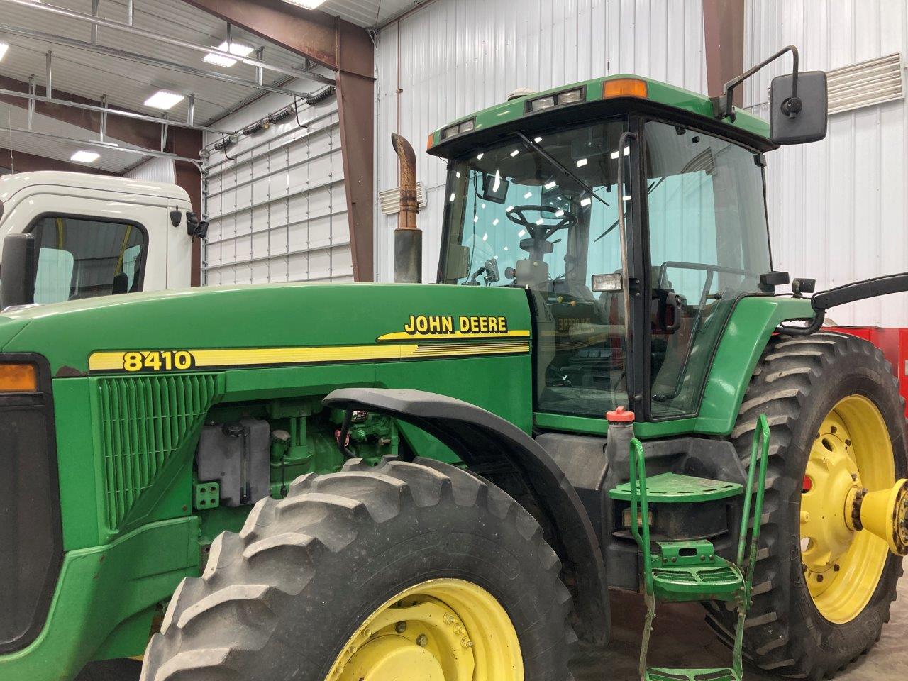 2001 John Deere 8410 Tractor