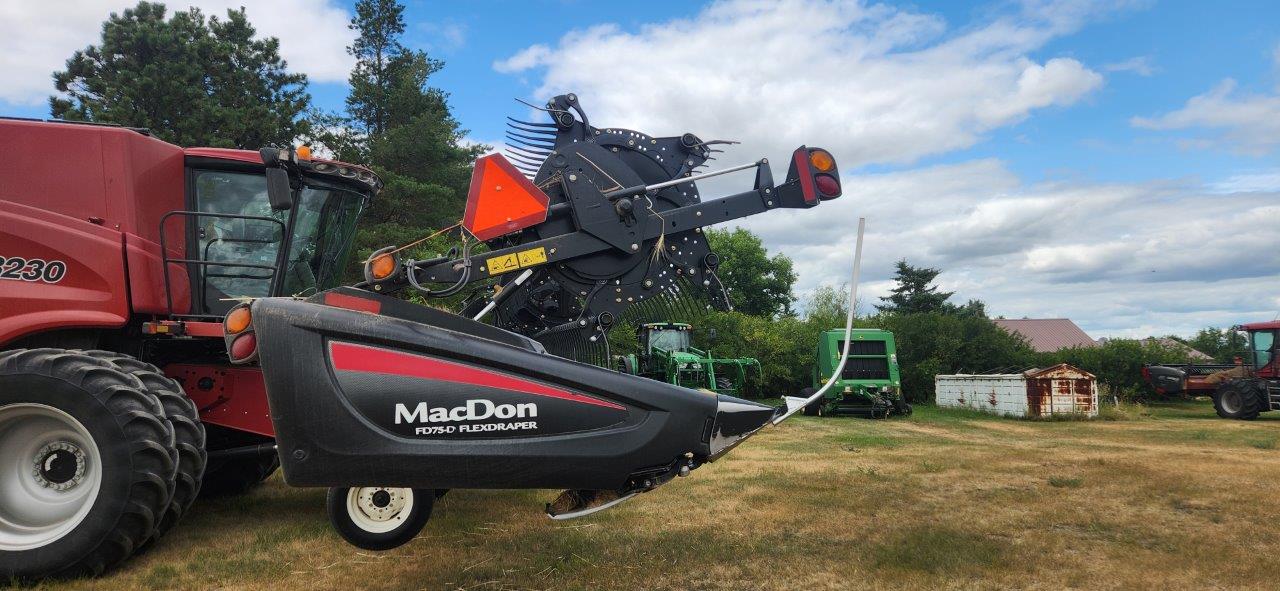 2016 MacDon FD75 Header Draper