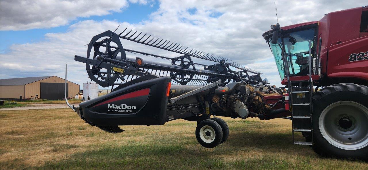 2016 MacDon FD75 Header Draper