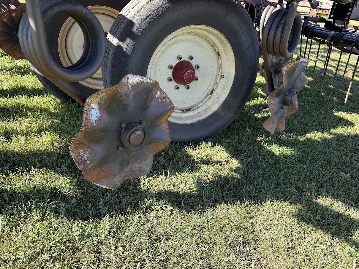 2011 Salford 570RTS Vertical Tillage