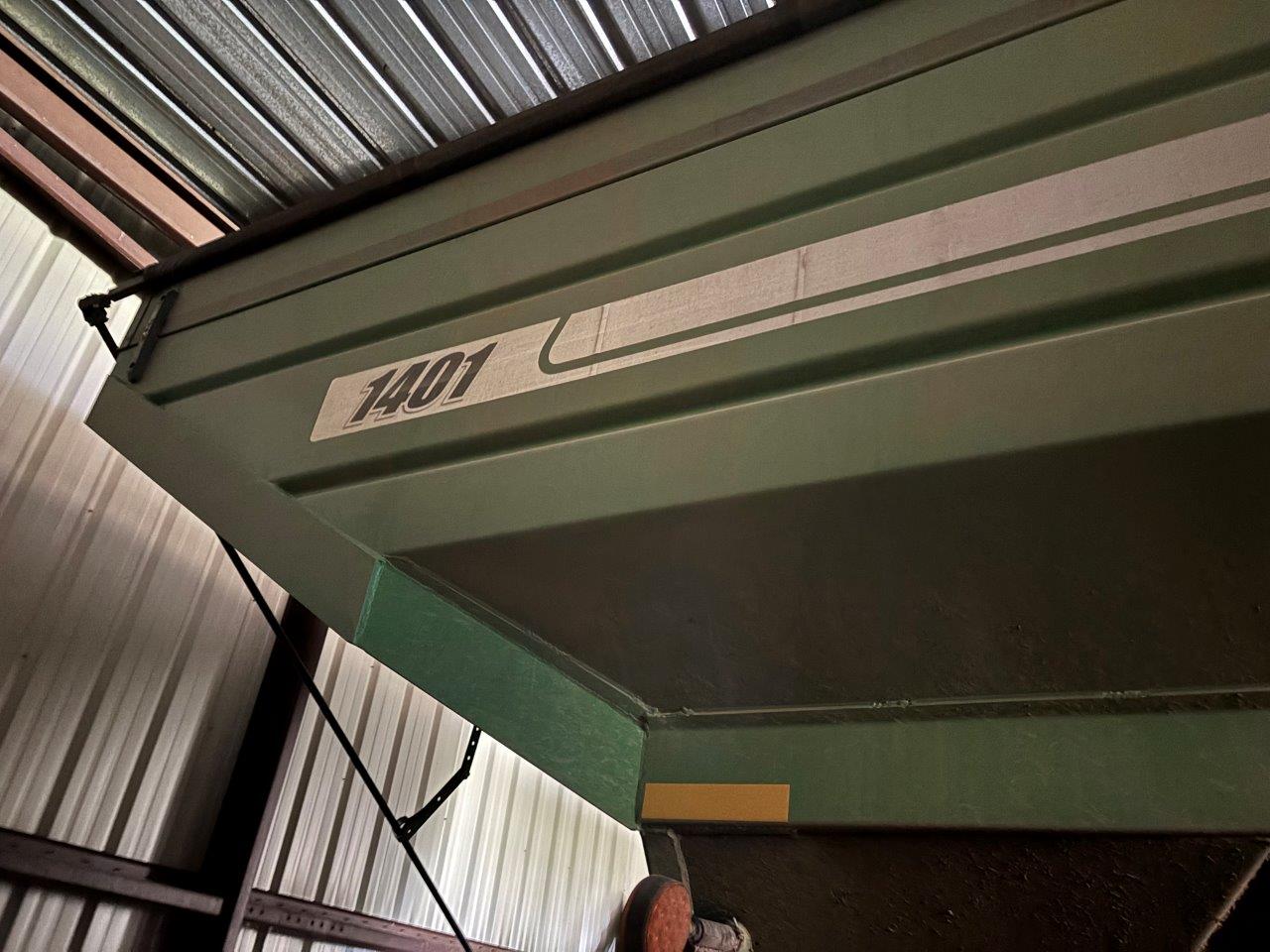 2013 J&M 1401-22 Grain Cart