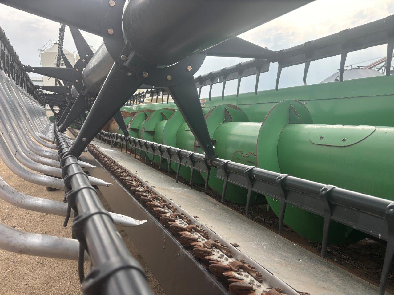 2020 John Deere 635F Header Rigid