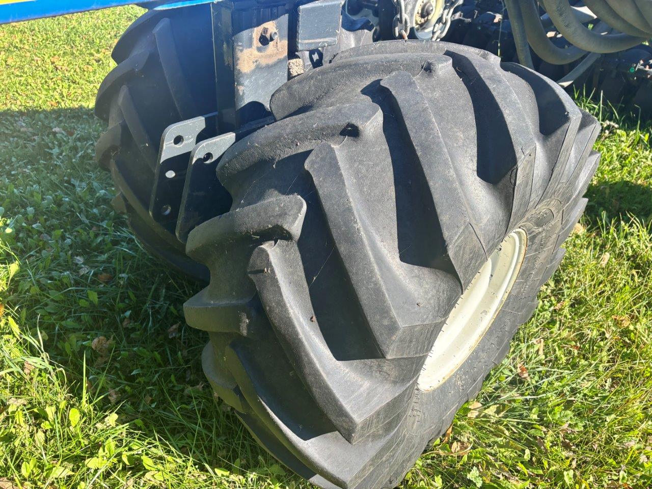 2010 New Holland P2050 Air Drill