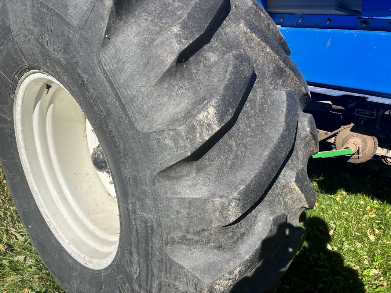 2010 New Holland P2050 Air Drill