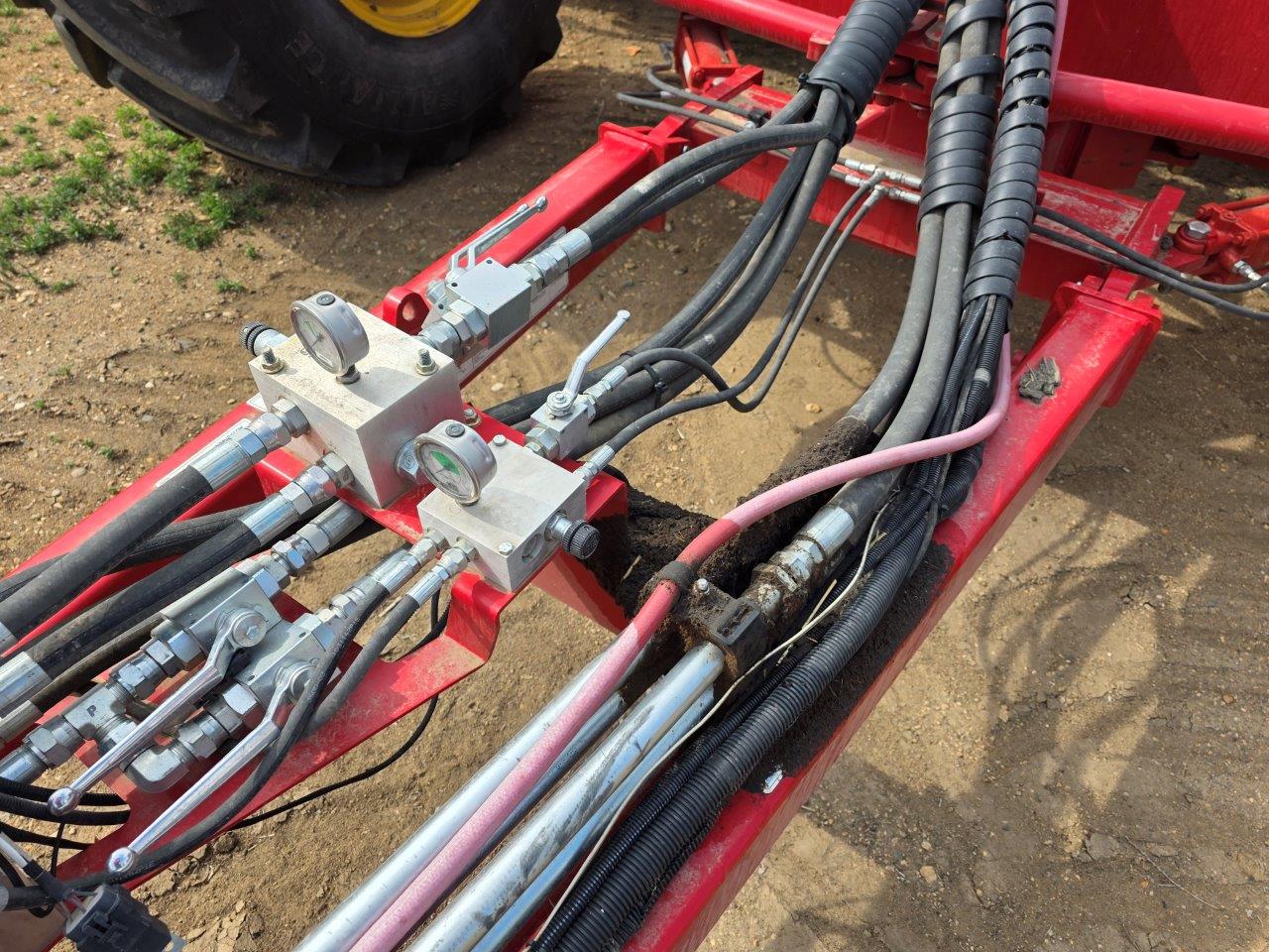 2023 Bourgault 3720-60/9950 Drill/Coulter