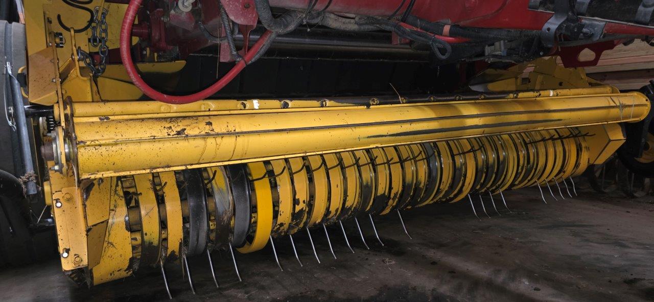 2015 New Holland Rollbelt 560 Baler/Round