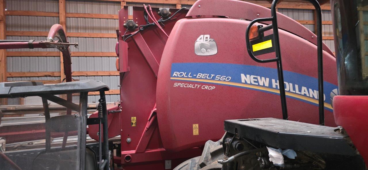 2015 New Holland Rollbelt 560 Baler/Round
