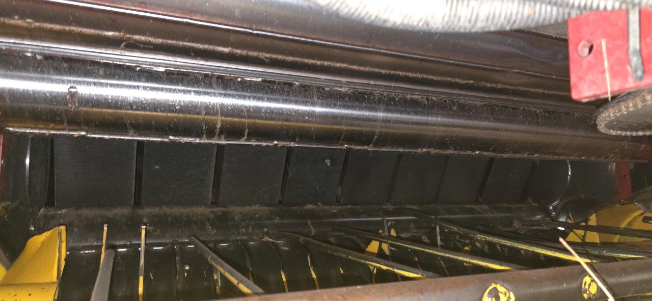 2015 New Holland Rollbelt 560 Baler/Round