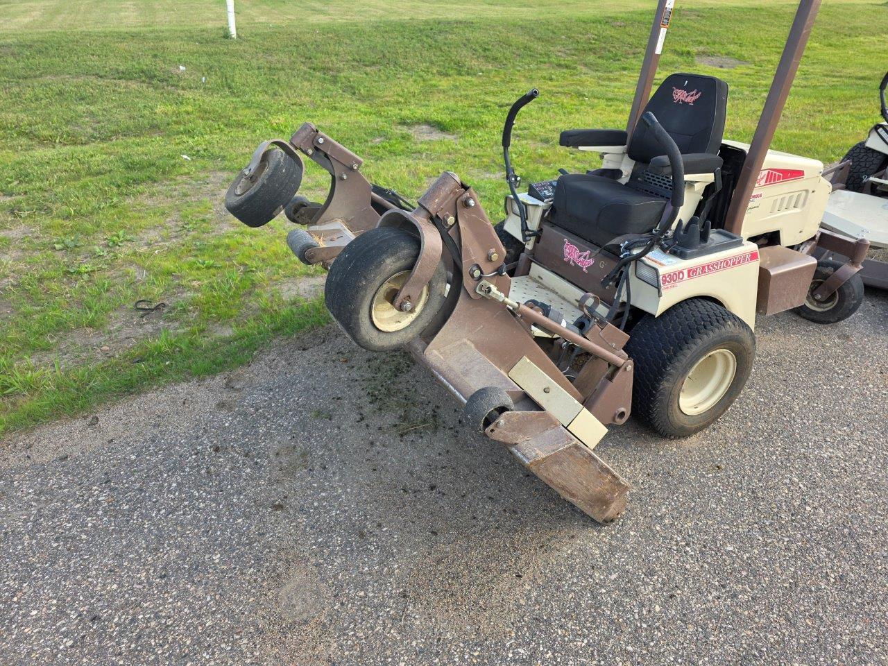 2013 Grasshopper 930D Lawn Tractor