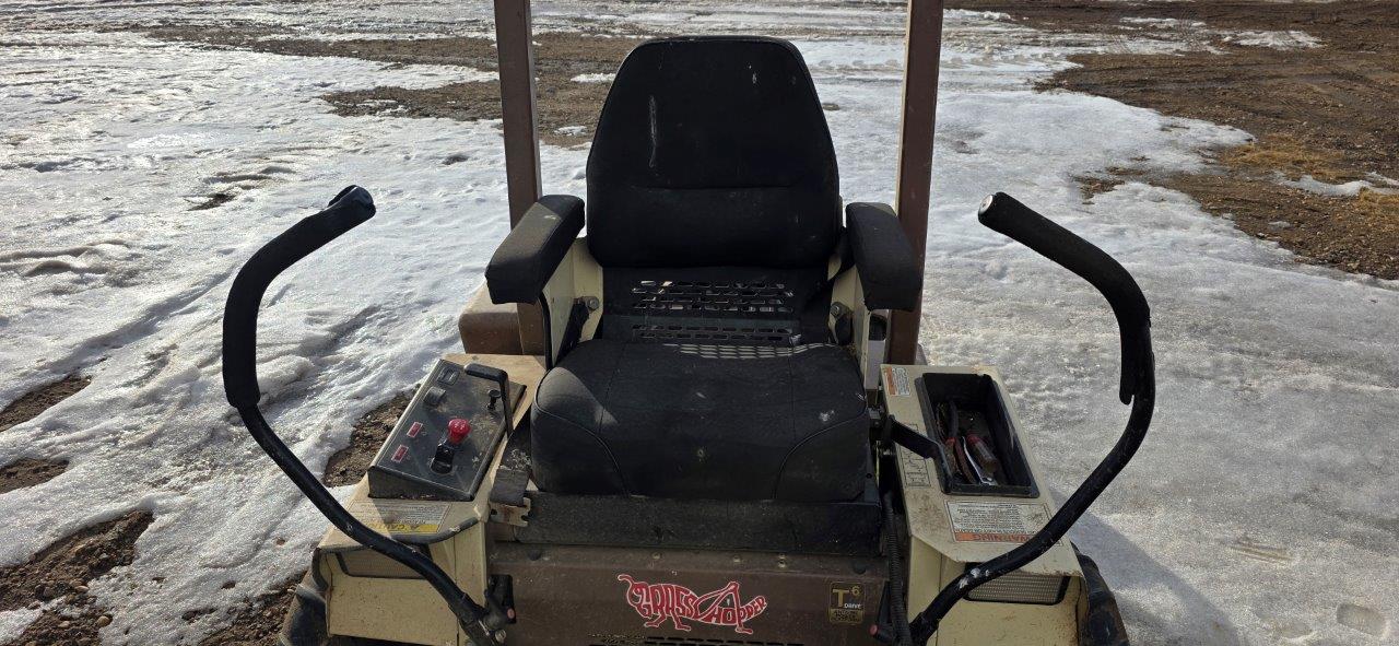 2010 Grasshopper 727T Mower/Front Deck