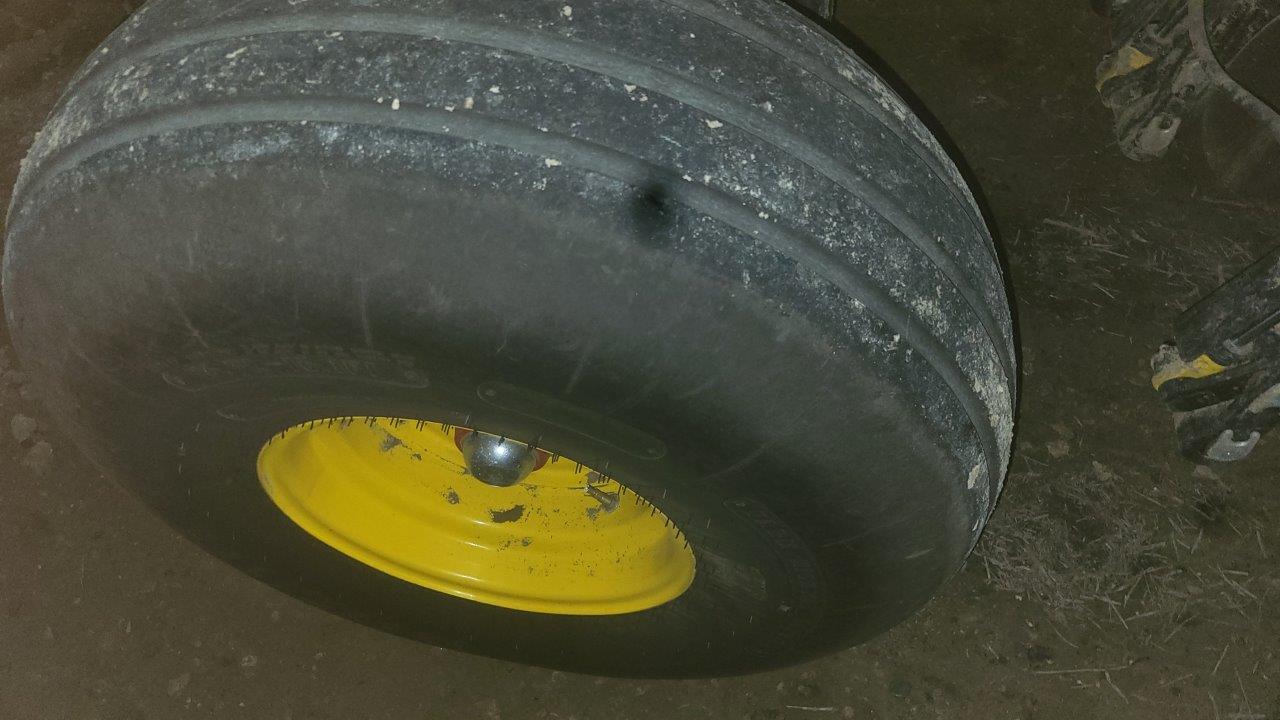 2021 Bourgault 3720/8550 Drill/Cart