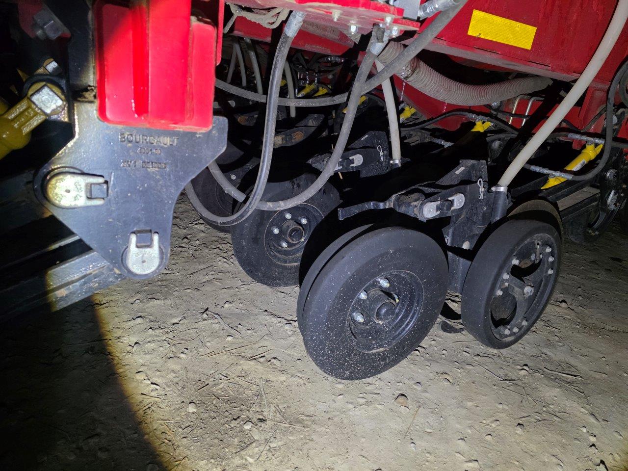 2021 Bourgault 3720/8550 Drill/Cart