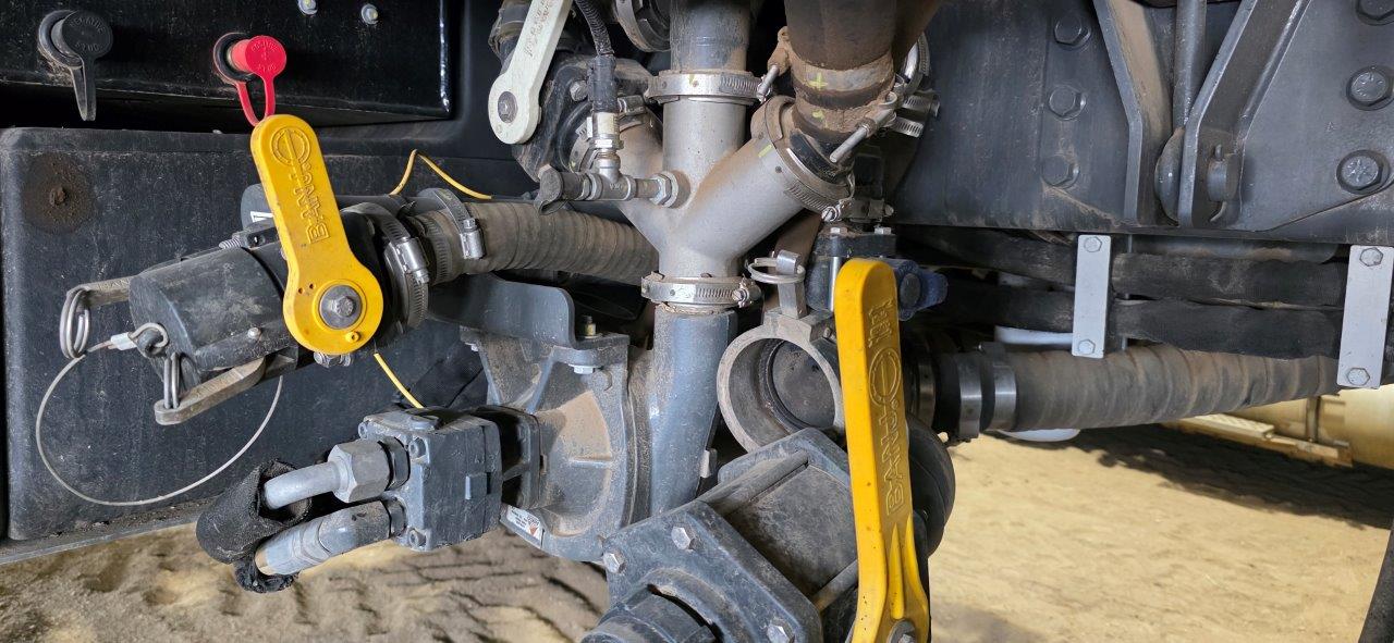 2019 RoGator RG1300C Sprayer/High Clearance
