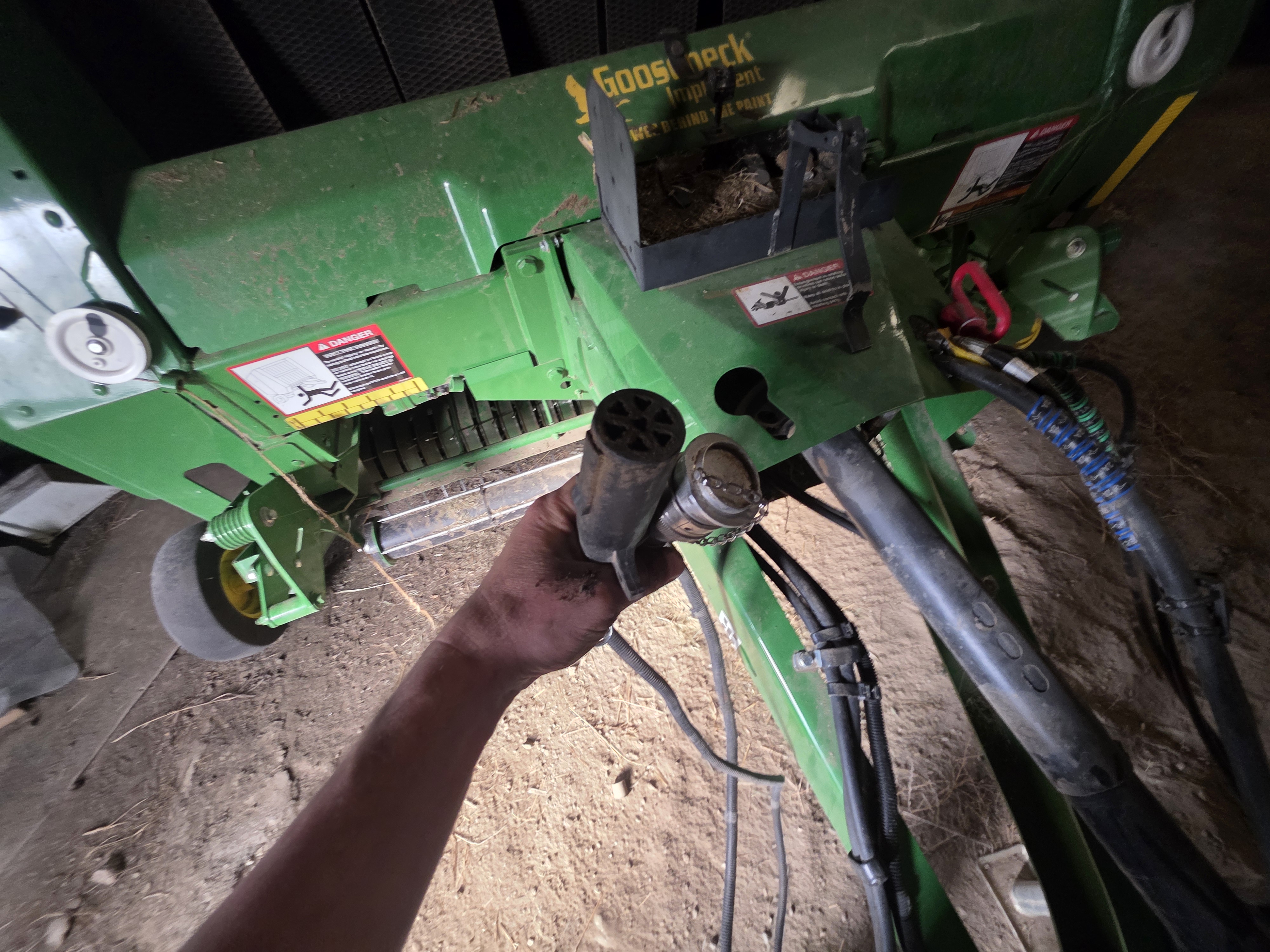2023 John Deere 560R Baler/Round