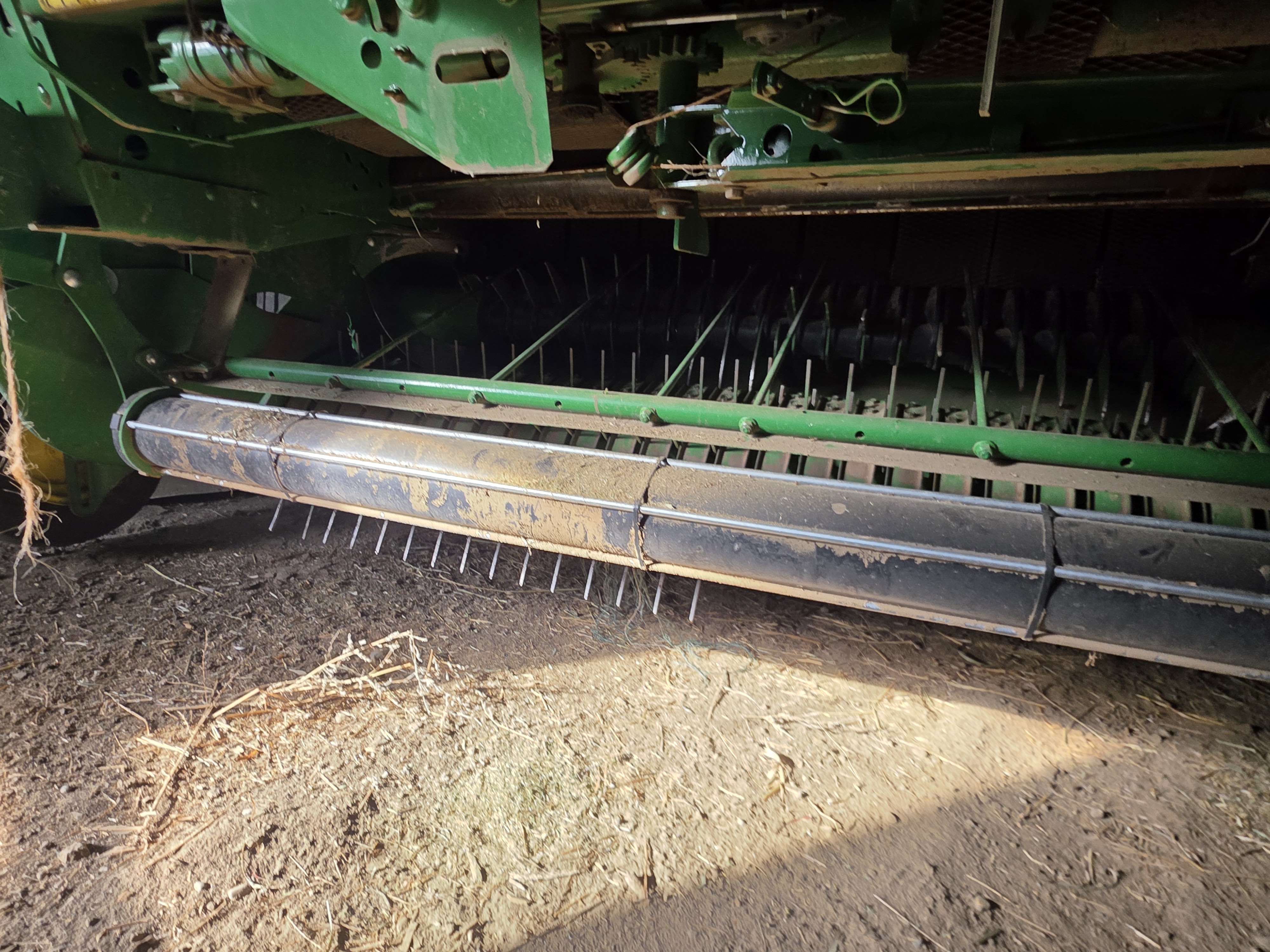 2023 John Deere 560R Baler/Round