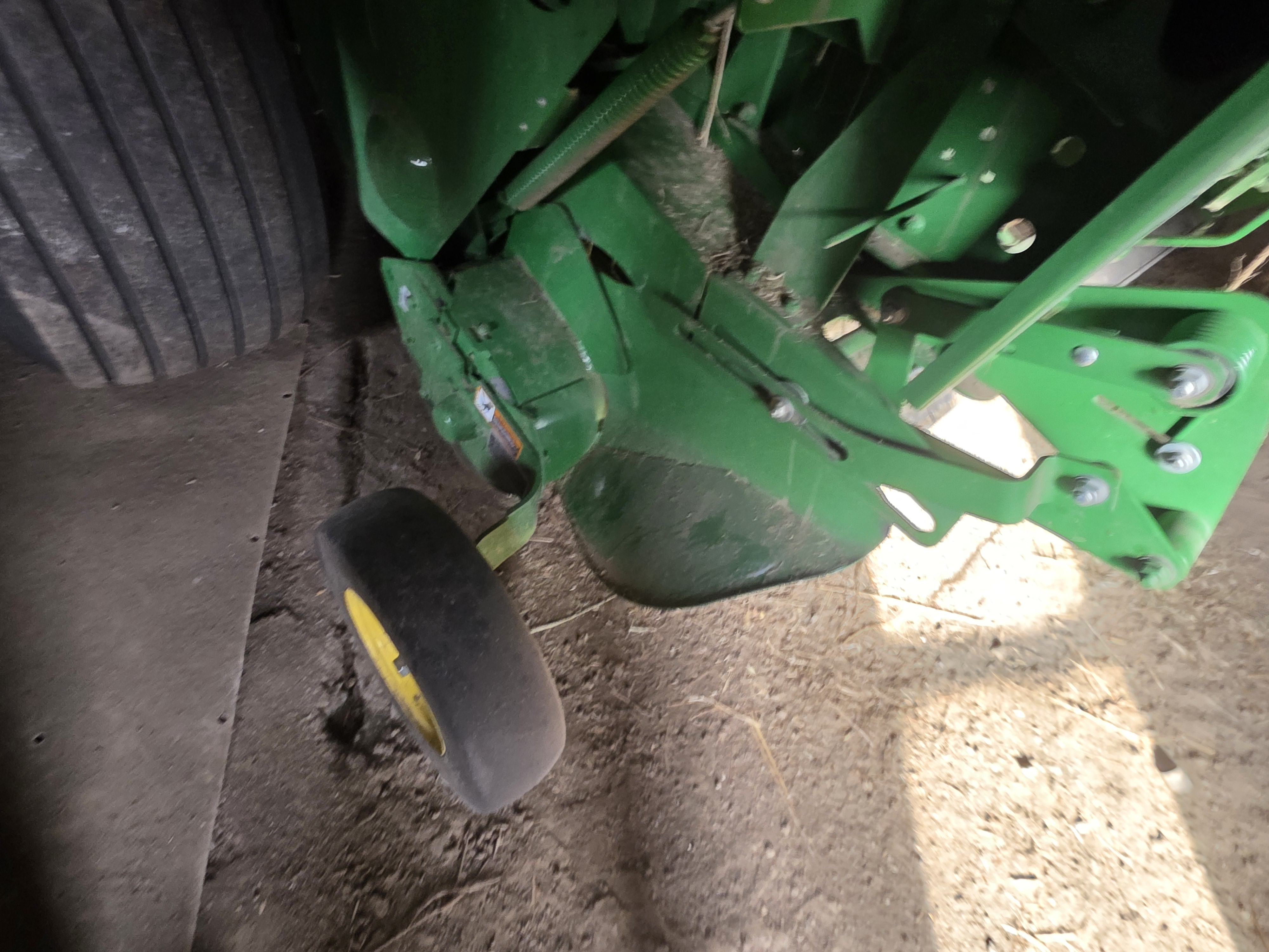 2023 John Deere 560R Baler/Round