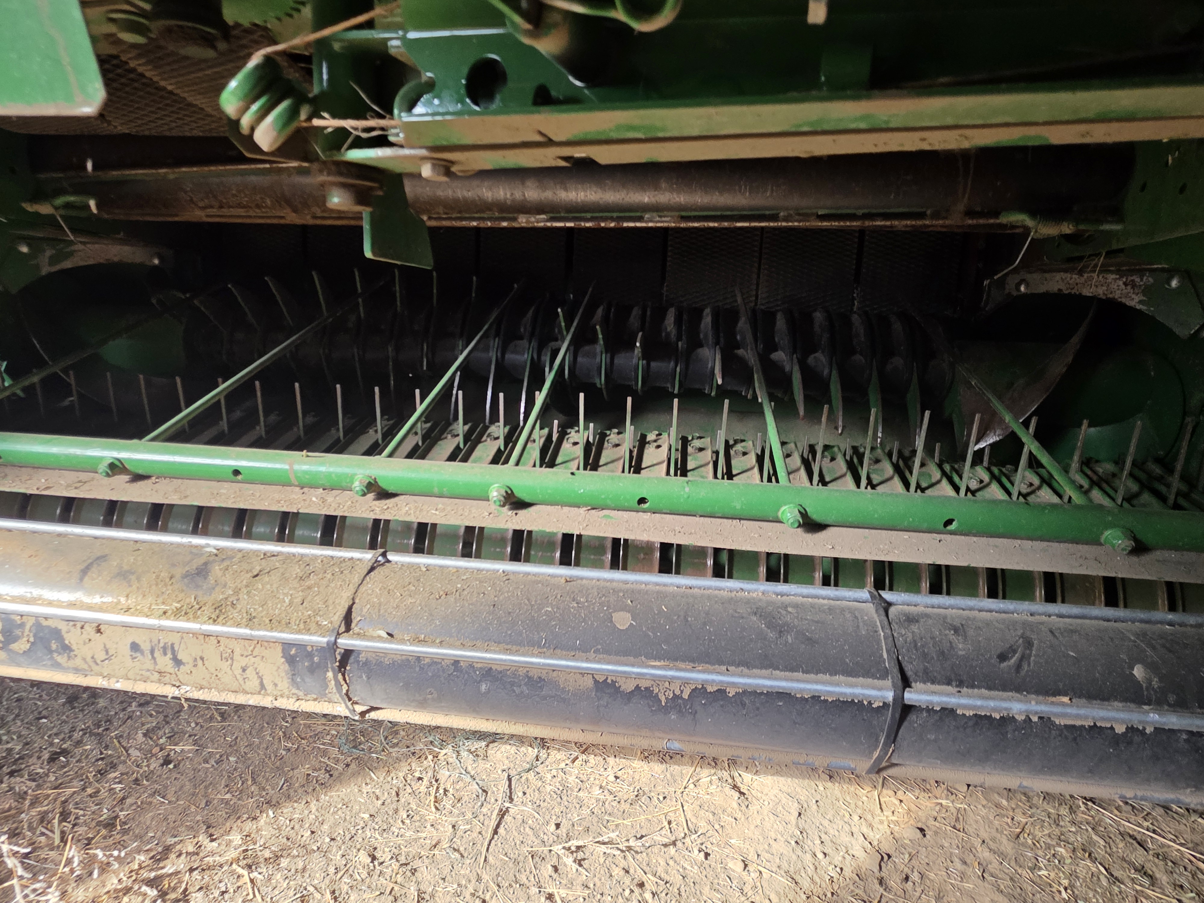 2023 John Deere 560R Baler/Round