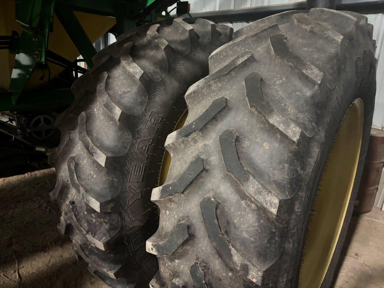 2013 John Deere 1870 Air Seeder