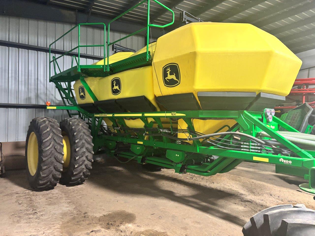 2013 John Deere 1870 Air Seeder
