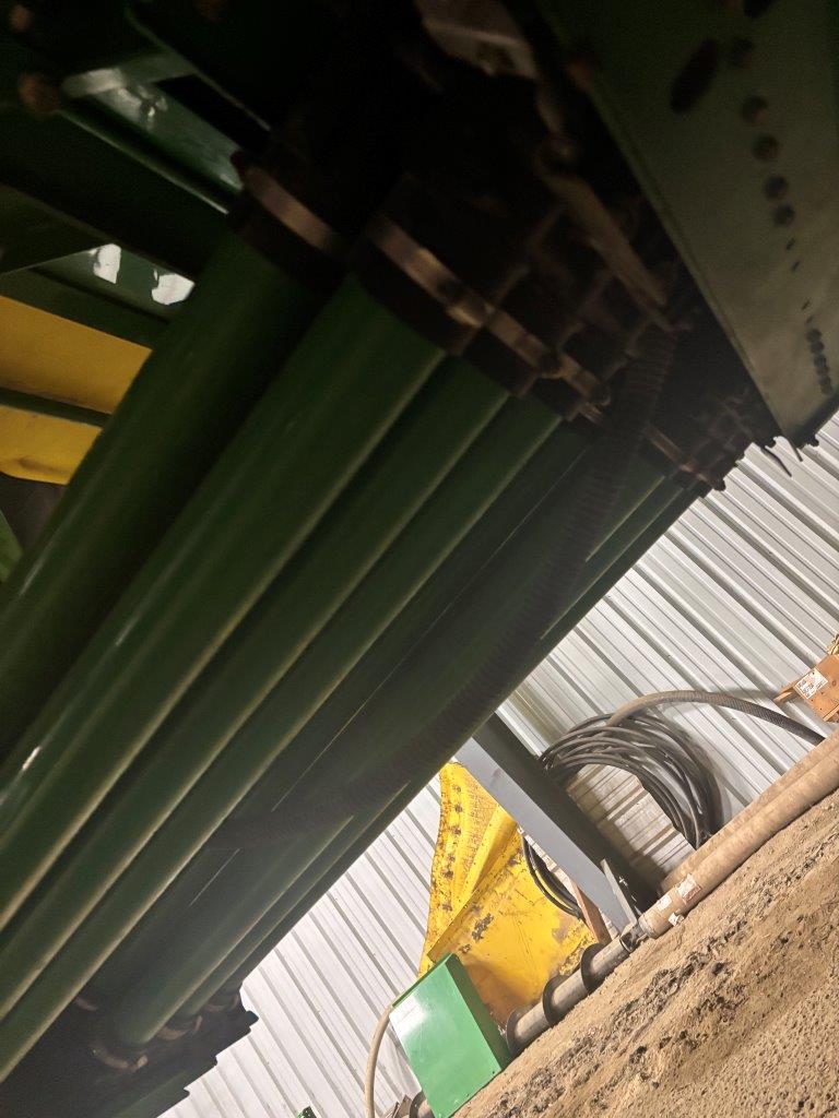 2013 John Deere 1870 Air Seeder