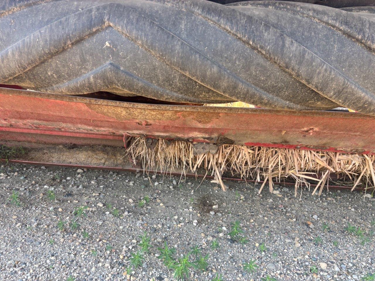2011 Case IH HDX182 Header Hay