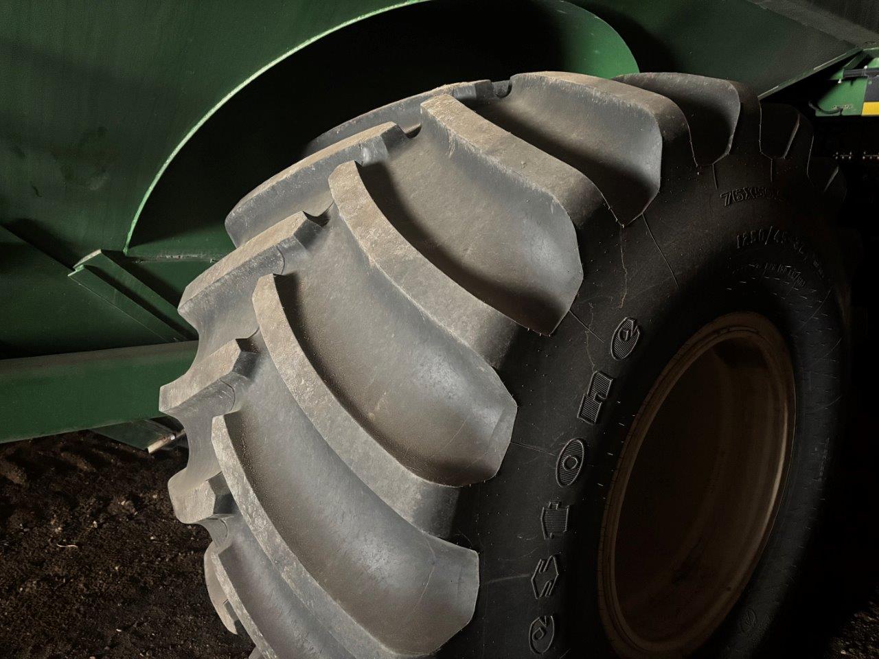 2012 J&M 1251-22 Grain Cart