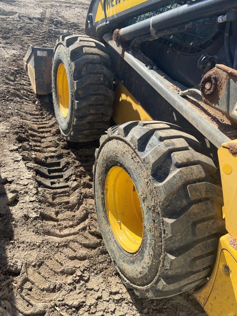 2014 New Holland L230 Skid Steer Loader