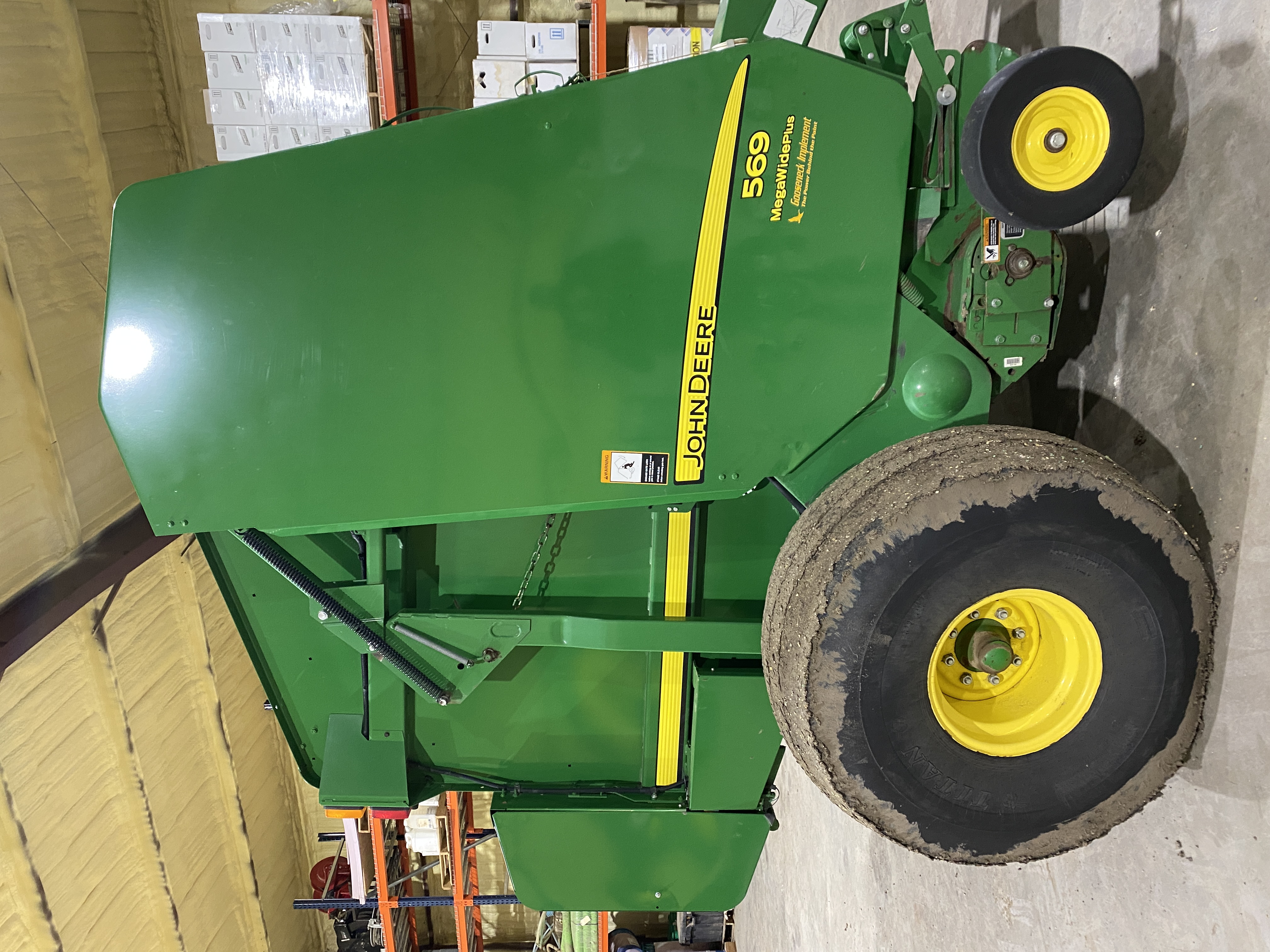 2016 John Deere 569 Baler/Round