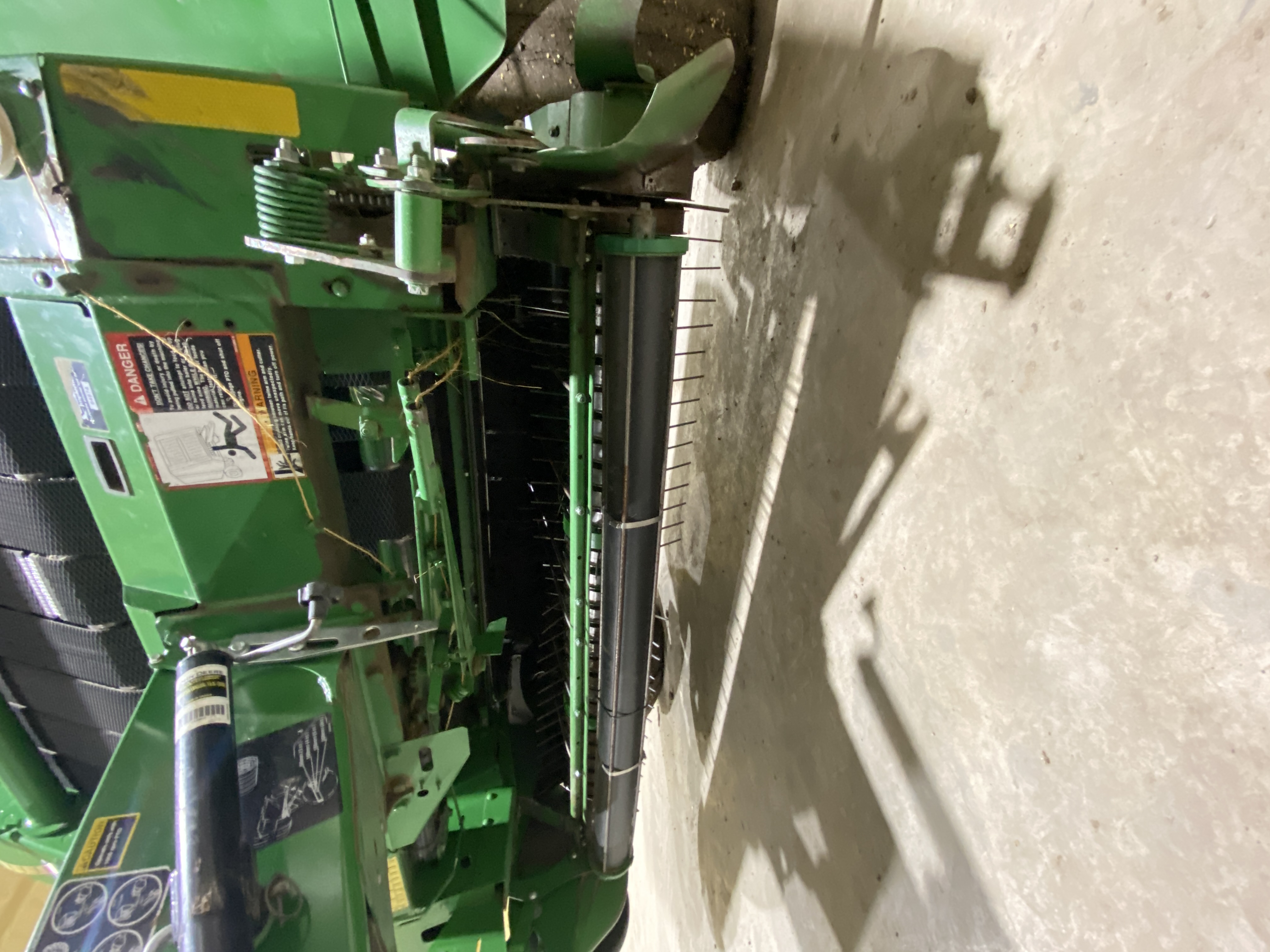 2016 John Deere 569 Baler/Round