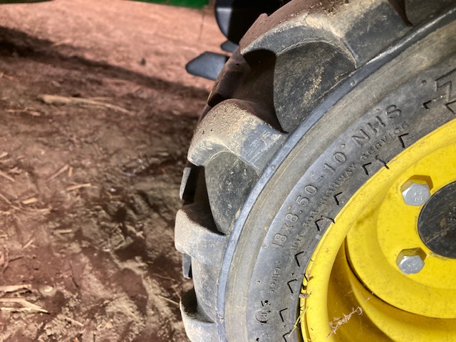 2015 John Deere 1025R Tractor