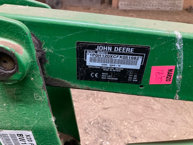 2015 John Deere 1025R Tractor