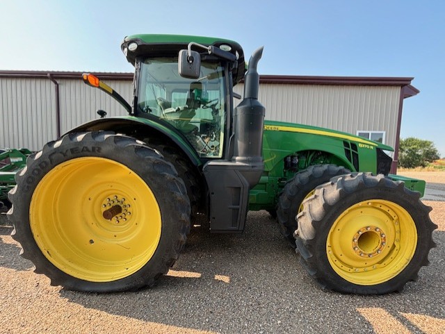 2016 John Deere 8370R Tractor