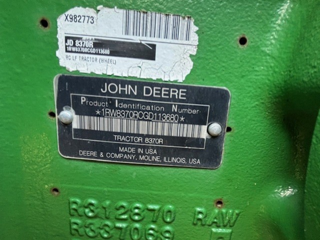 2016 John Deere 8370R Tractor