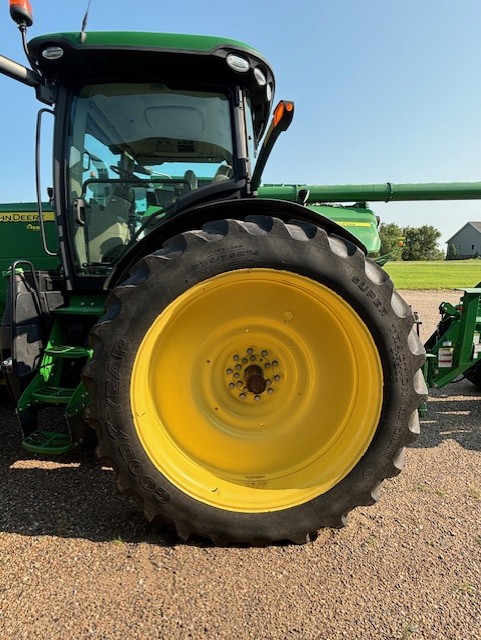 2016 John Deere 8370R Tractor