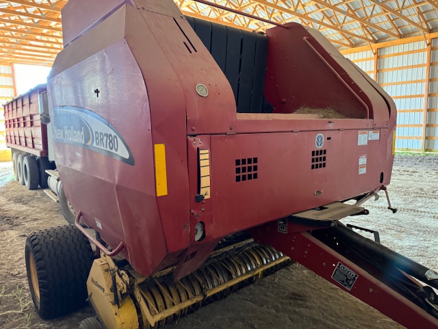 2003 New Holland BR780 Baler/Round