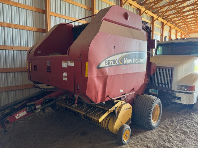 2003 New Holland BR780 Baler/Round