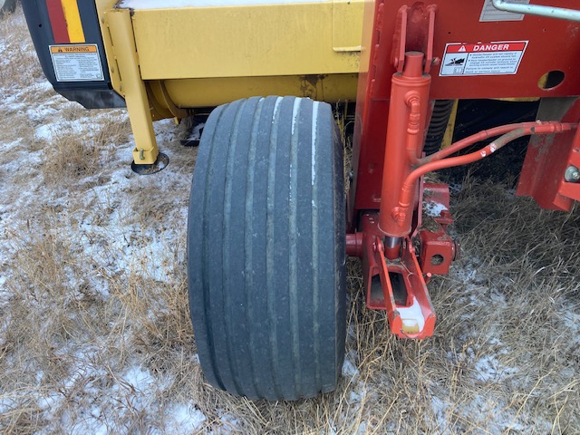 2010 New Holland H7150 Mower Conditioner