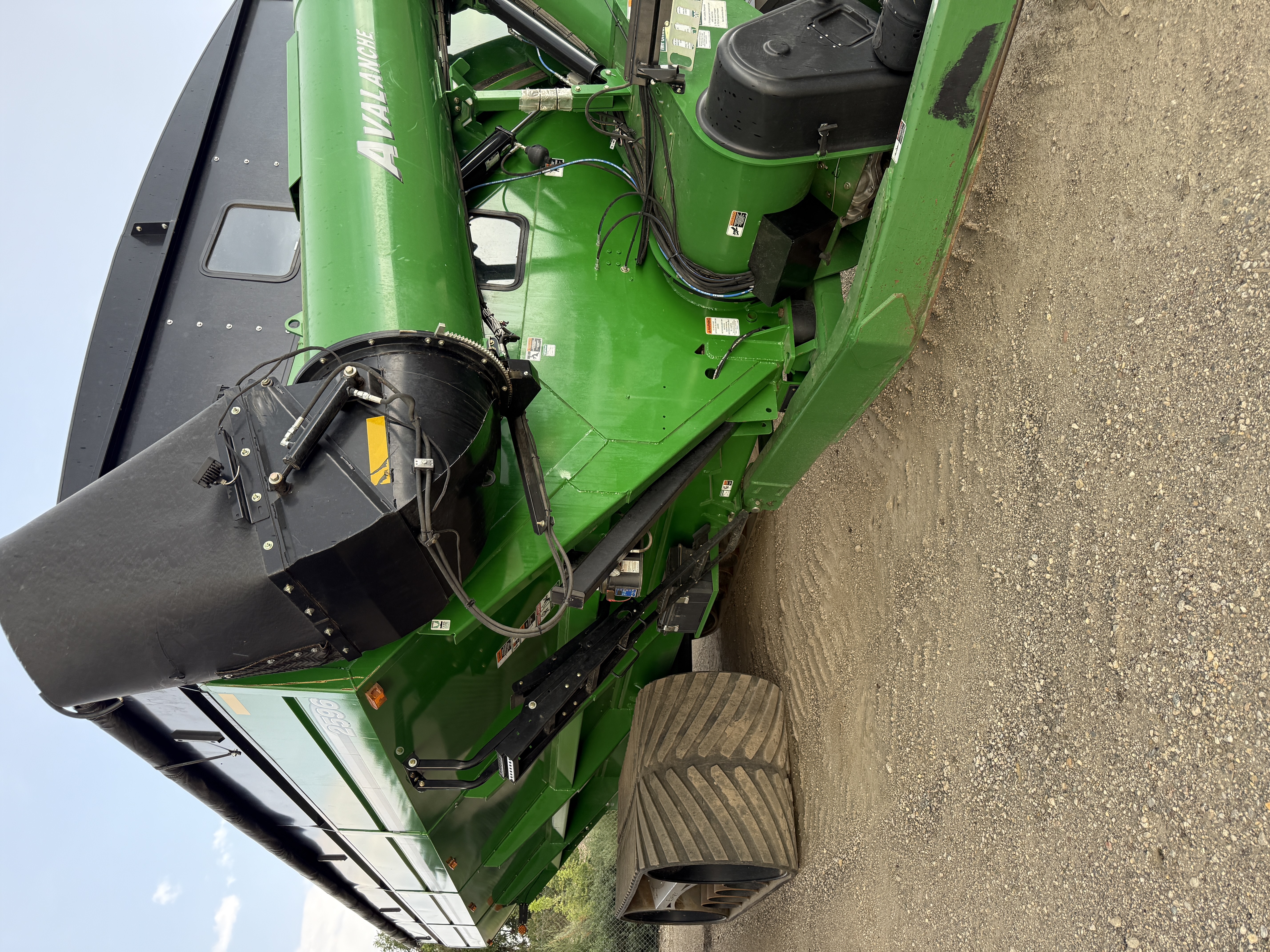 2022 Brent 2596 Grain Cart