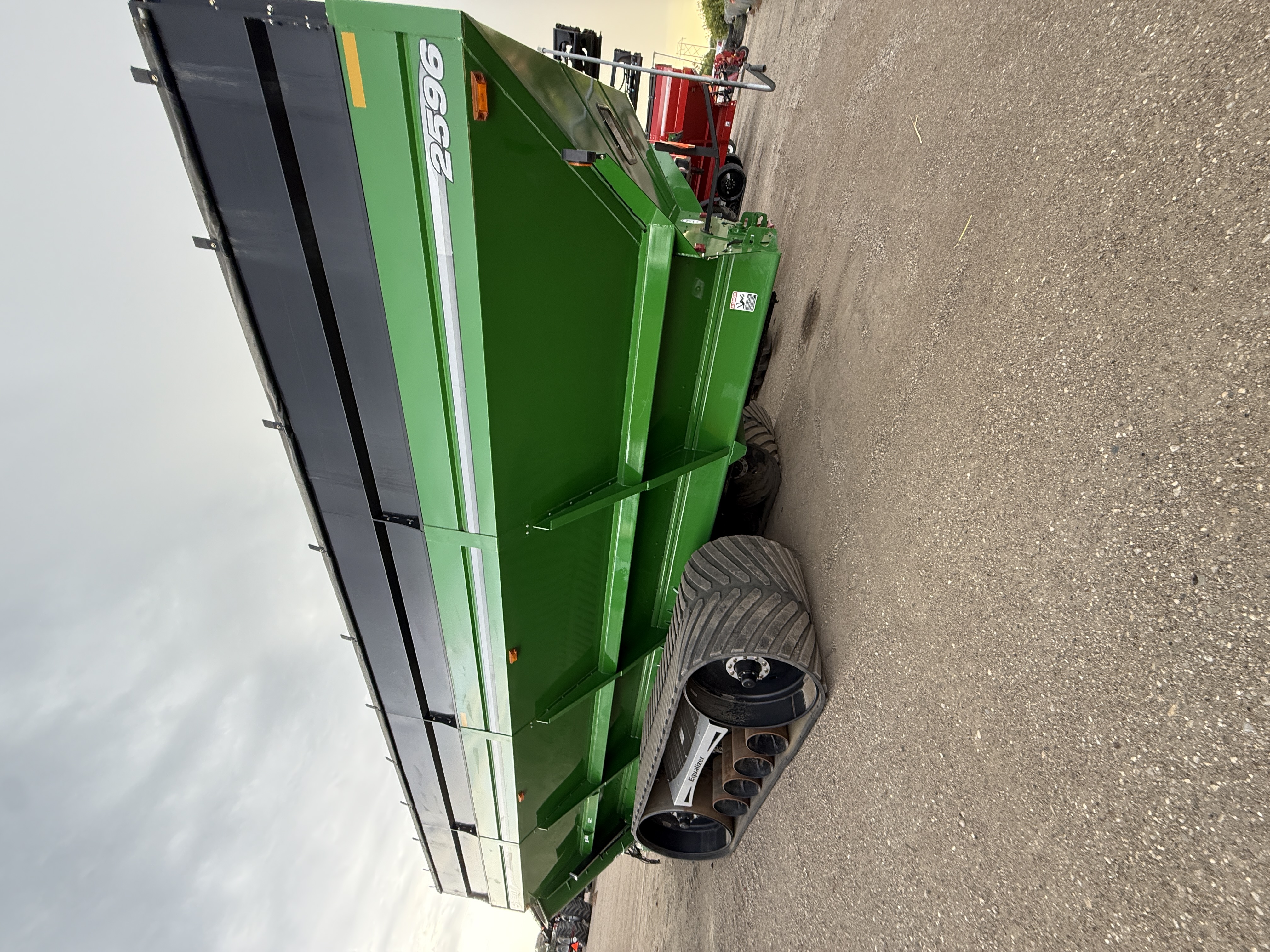 2022 Brent 2596 Grain Cart